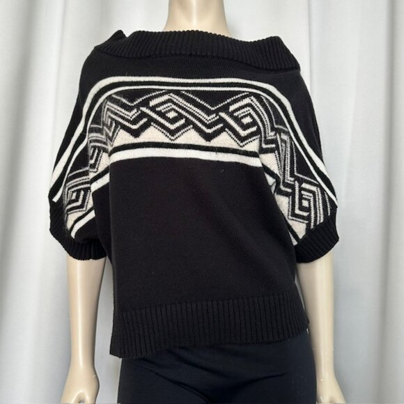 White House Black Market- Mini Poncho/Dolman Geometric Sweater Size Large - Picture 4 of 9